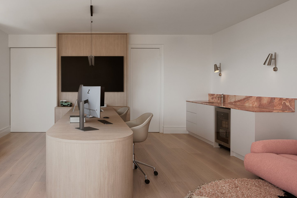 DAWN HOUSE – Finestone